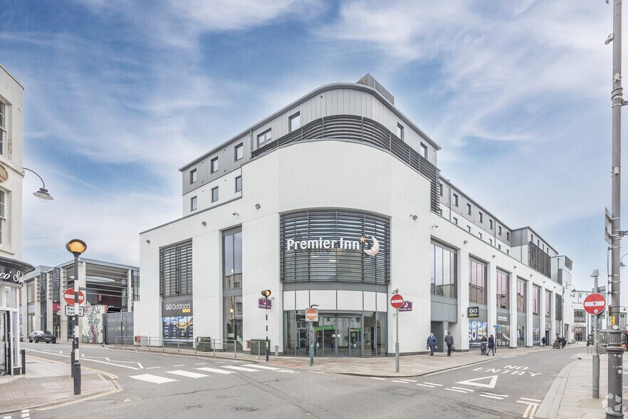 Henrietta St, Cheltenham à louer - Photo principale – Image 2 sur 10