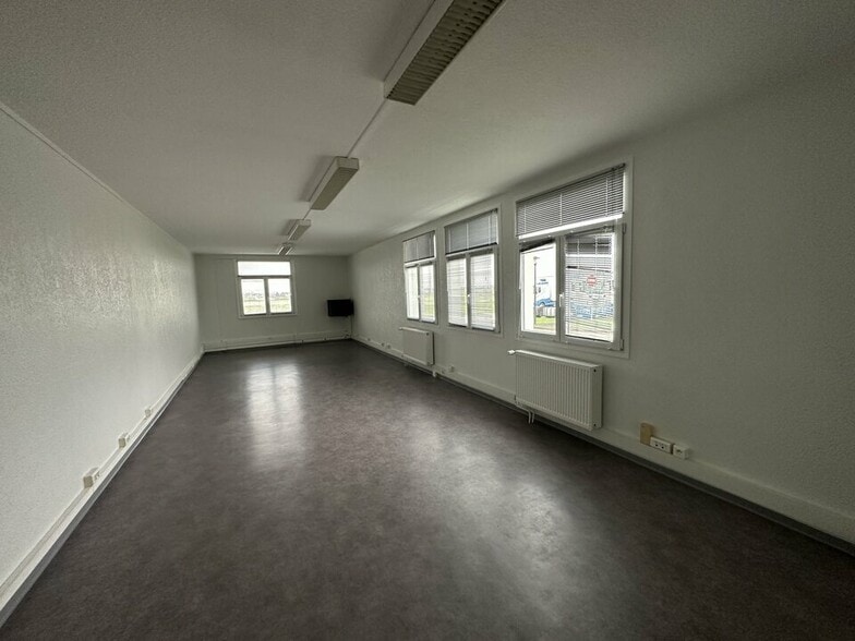 Bureau dans Entzheim à louer - Photo intérieure – Image 2 sur 2