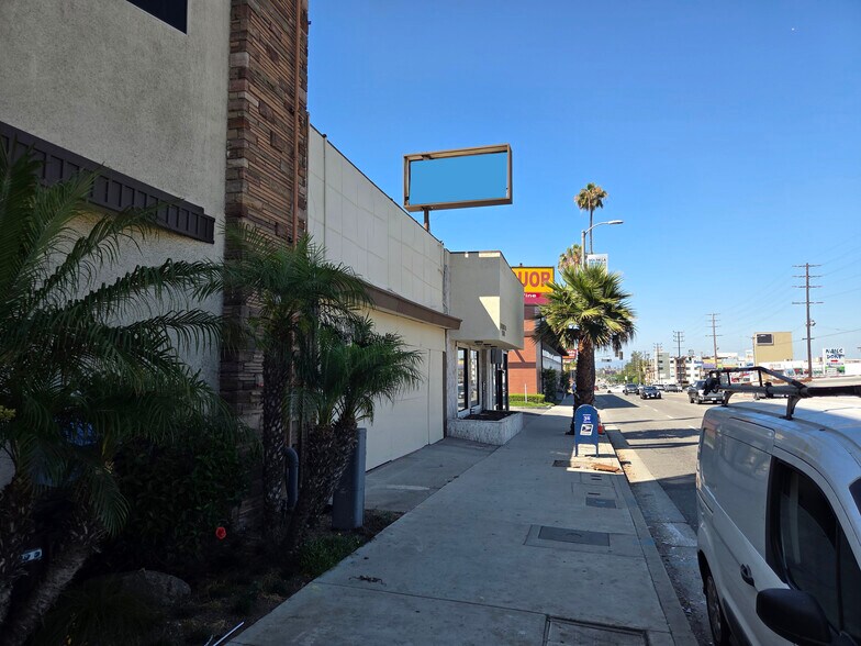 6840-6854 La Tijera Blvd, Los Angeles, CA à louer - Photo de l’immeuble – Image 3 sur 3