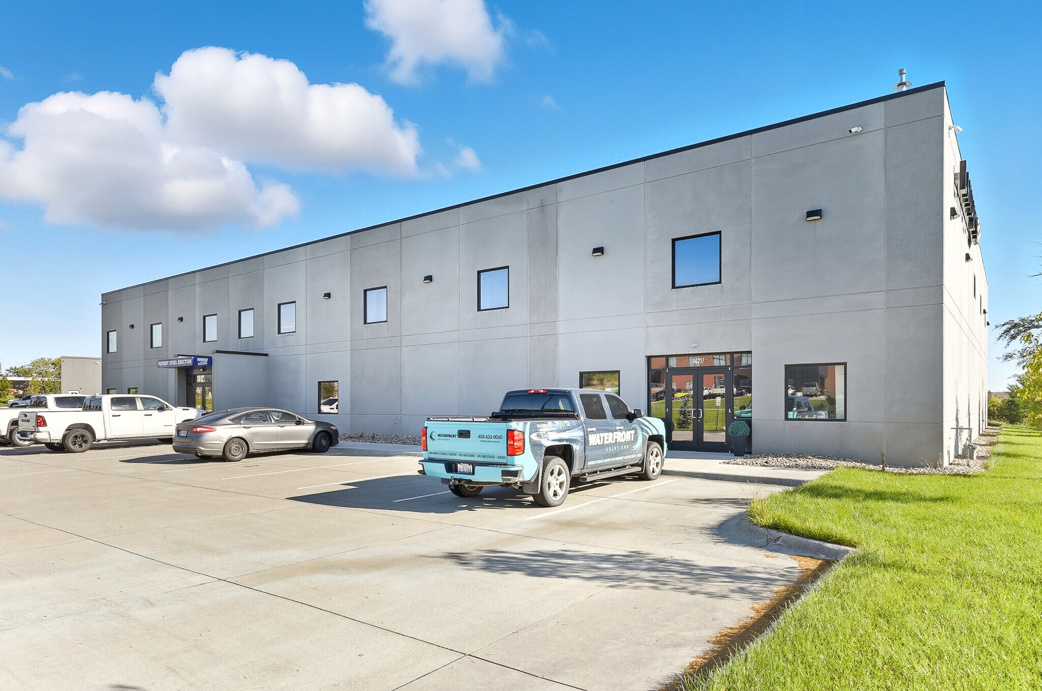 14217 S 220th St, Gretna, NE à louer Photo de l’immeuble– Image 1 sur 31