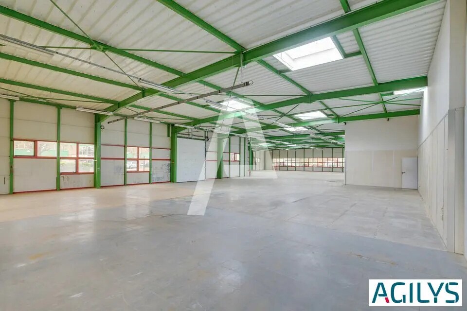 Local d’activités dans Saint-Thibault-des-Vignes à louer Photo intérieure– Image 1 sur 10