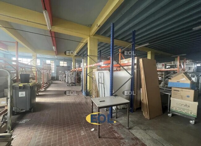 Plus de détails pour Local d'activités, Industriel/Logistique à louer