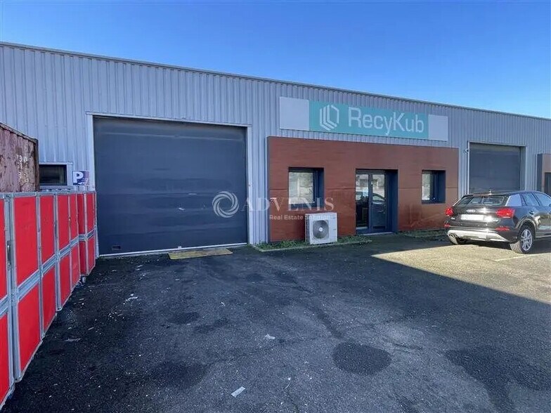 Local d’activités dans Pessac à louer - Photo de l’immeuble – Image 1 sur 7