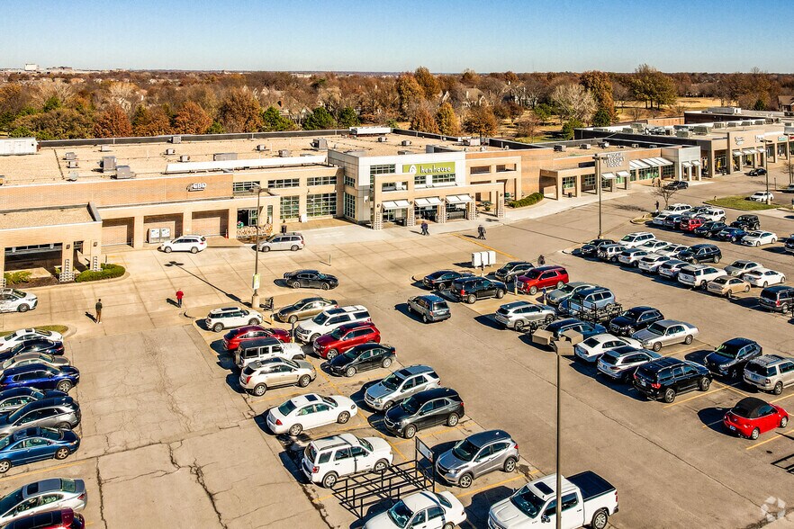 6882-6936 W 135th St, Overland Park, KS à louer - Photo de l’immeuble – Image 1 sur 19