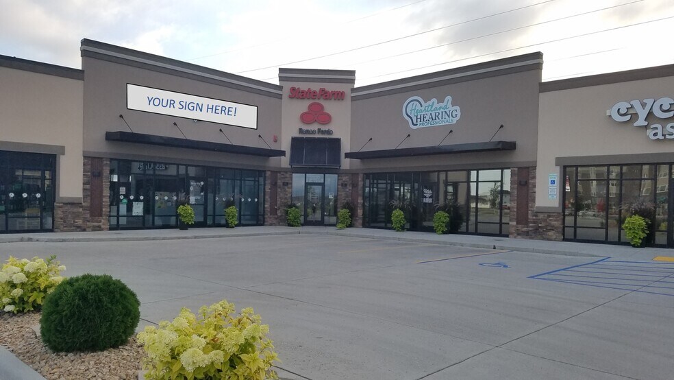 3139 Bluestem Dr, West Fargo, ND à louer - Photo de l’immeuble – Image 3 sur 7