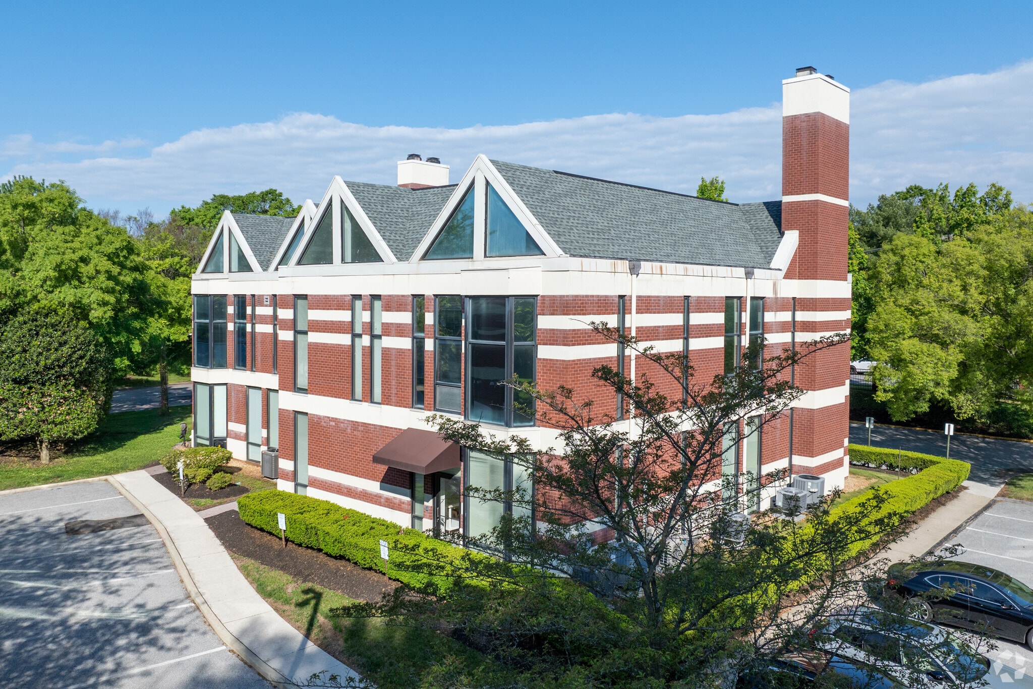 1 Reservoir Cir, Pikesville, MD à louer Photo principale– Image 1 sur 20
