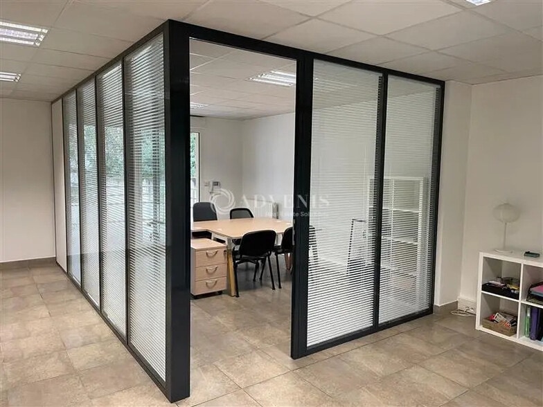 Bureau dans Orléans à vendre - Photo de l’immeuble – Image 3 sur 12
