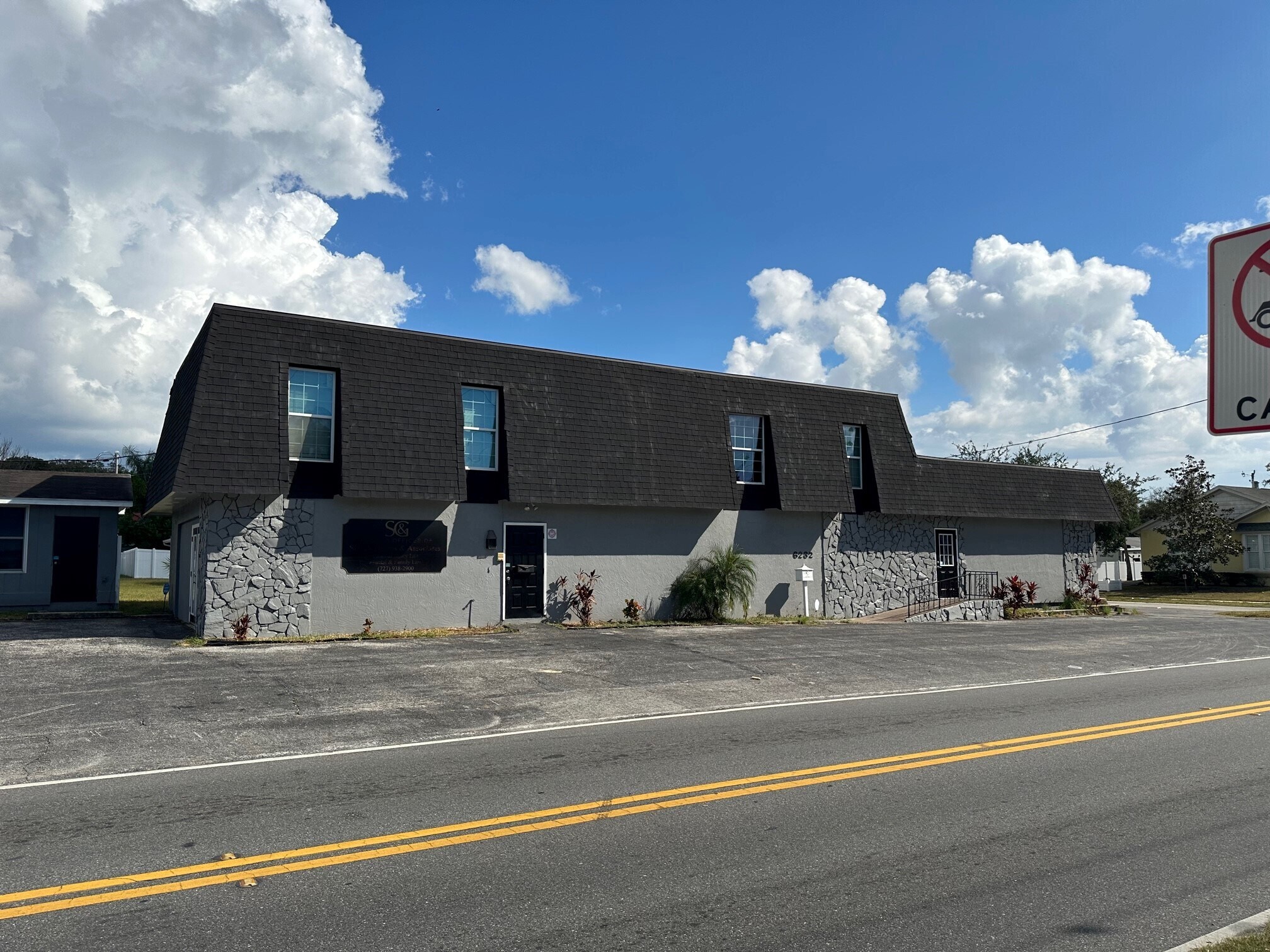 6232 Madison St, New Port Richey, FL à louer Photo principale– Image 1 sur 10