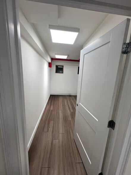 109 Tidewater St, Jersey City, NJ à louer - Photo intérieure – Image 3 sur 9