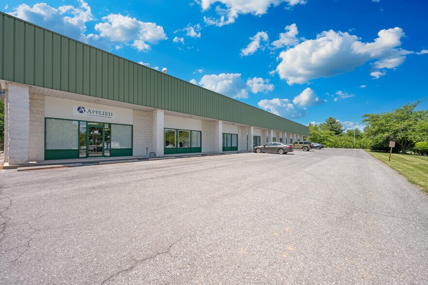 931 Sweeney Dr, Hagerstown, MD à louer - Photo de l’immeuble – Image 2 sur 15