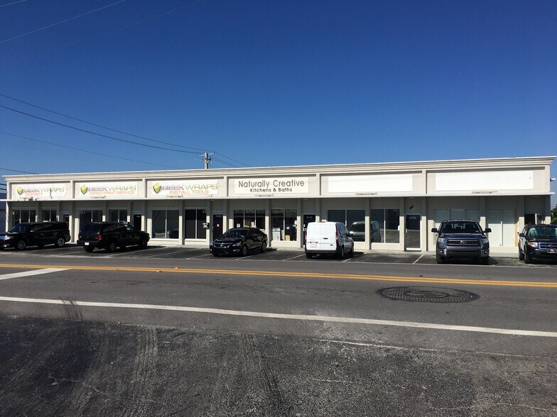 959 NE Floranada Rd, Oakland Park, FL à louer - Photo principale – Image 1 sur 22