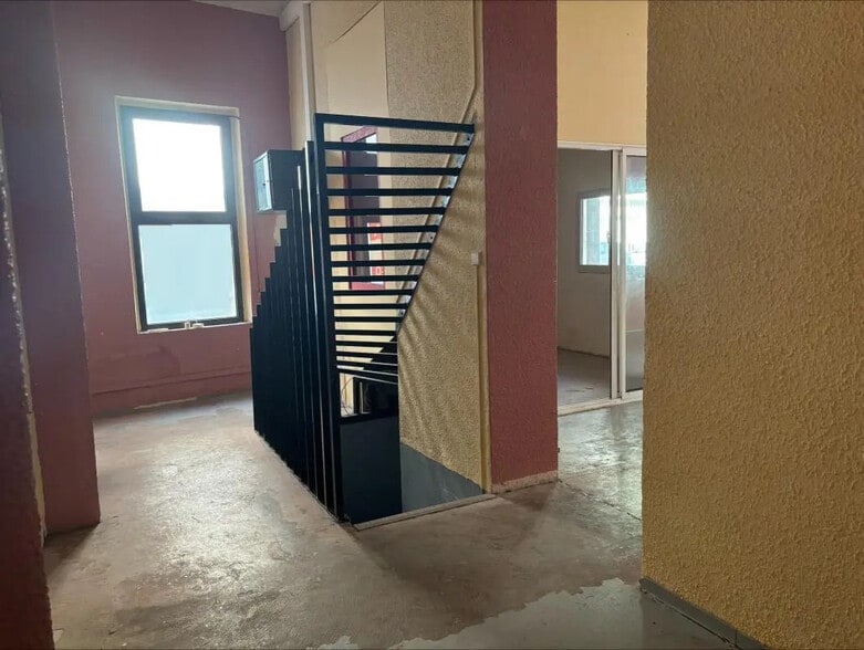 18 Rue Danton, Toulon à louer - Photo de l’immeuble – Image 2 sur 5