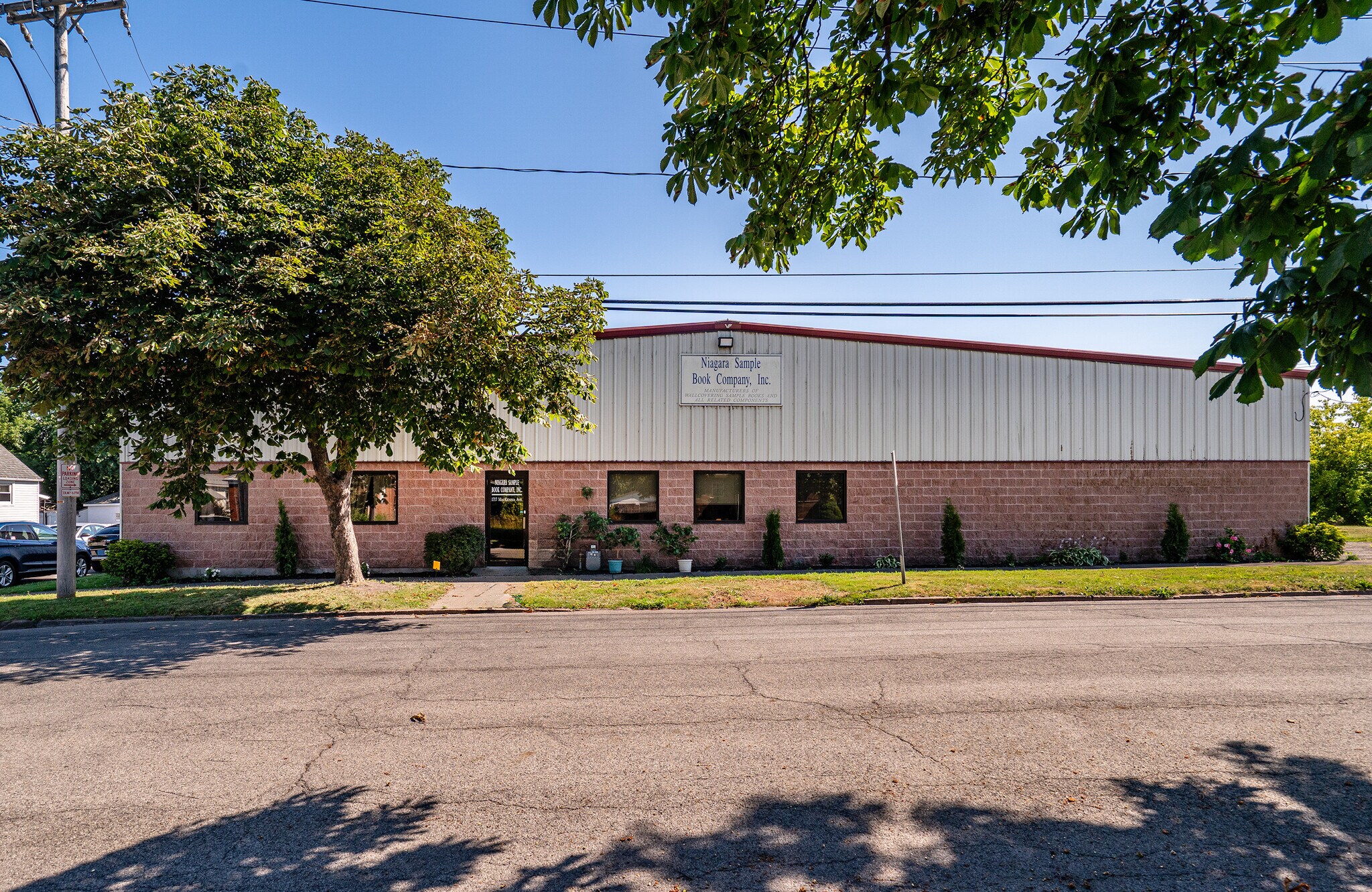 1717 Mackenna Ave, Niagara Falls, NY à vendre Photo de l’immeuble– Image 1 sur 27