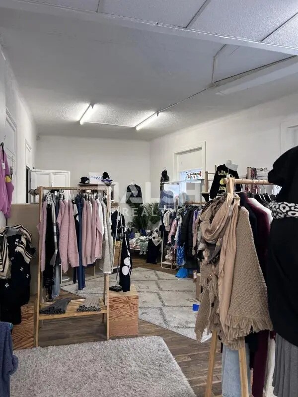 Plus de détails pour Local commercial à louer