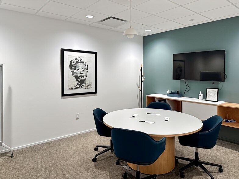 307 W Tremont Ave, Charlotte, NC à louer - Photo intérieure – Image 3 sur 15