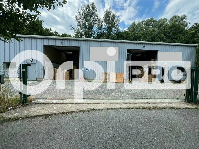 Local d'activités dans VAL D'OINGT à vendre - Photo de l’immeuble – Image 1 sur 6
