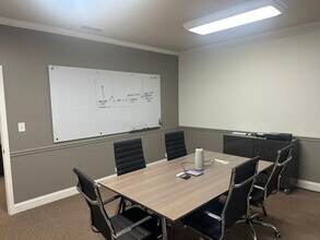 5655 Lake Acworth Dr NW, Acworth, GA à louer Photo intérieure– Image 2 sur 7