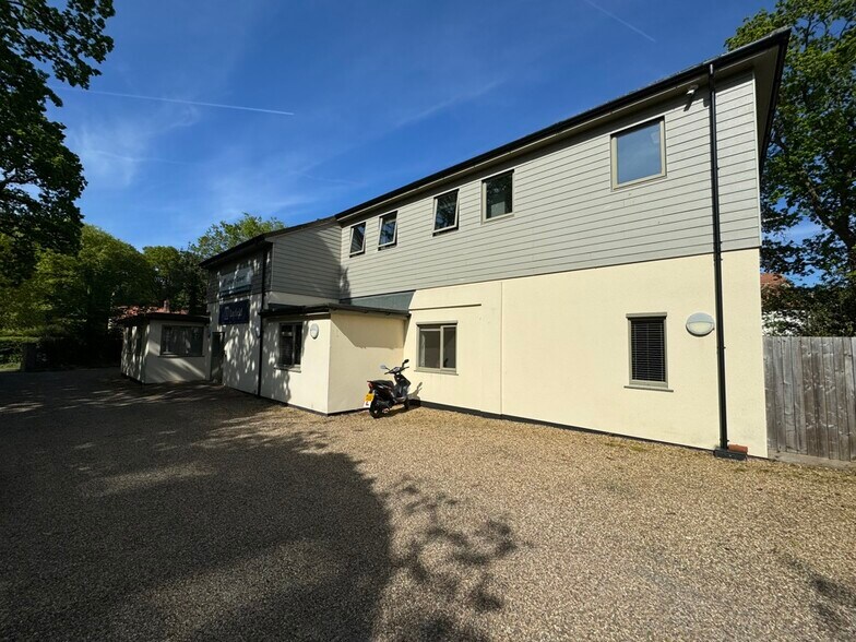 80 Grove Ln, Holt à louer - Photo de l’immeuble – Image 2 sur 2