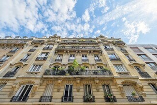 Plus de détails pour 12 Rue Du Bouquet De Longchamp, Paris - Bureau à louer
