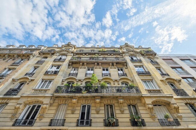 Plus de détails pour 12 Rue Du Bouquet De Longchamp, Paris - Bureau à louer