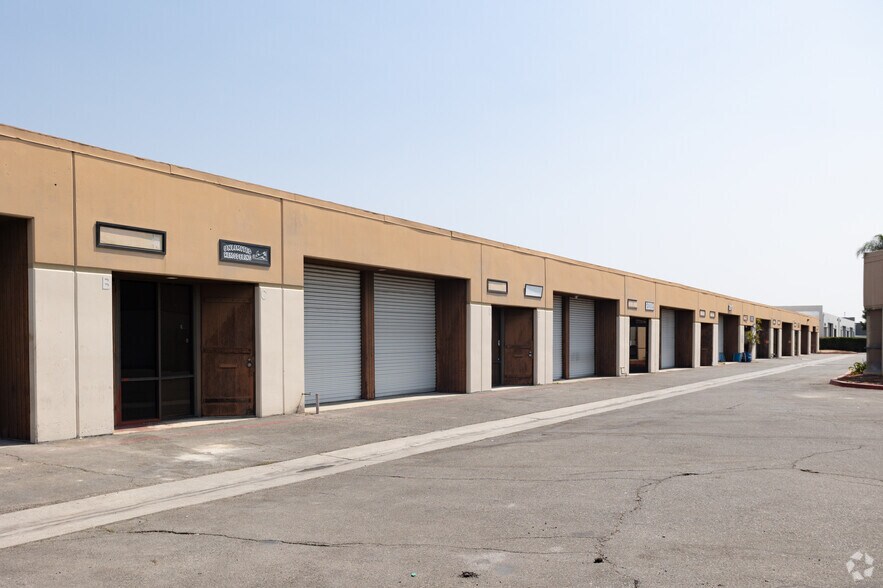 2017 W Commonwealth Ave, Fullerton, CA à louer - Photo de l’immeuble – Image 2 sur 4