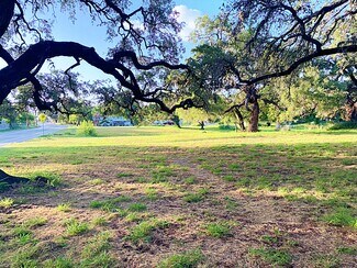 Plus de détails pour 922 N Bryant St, Pleasanton, TX - Terrain à vendre