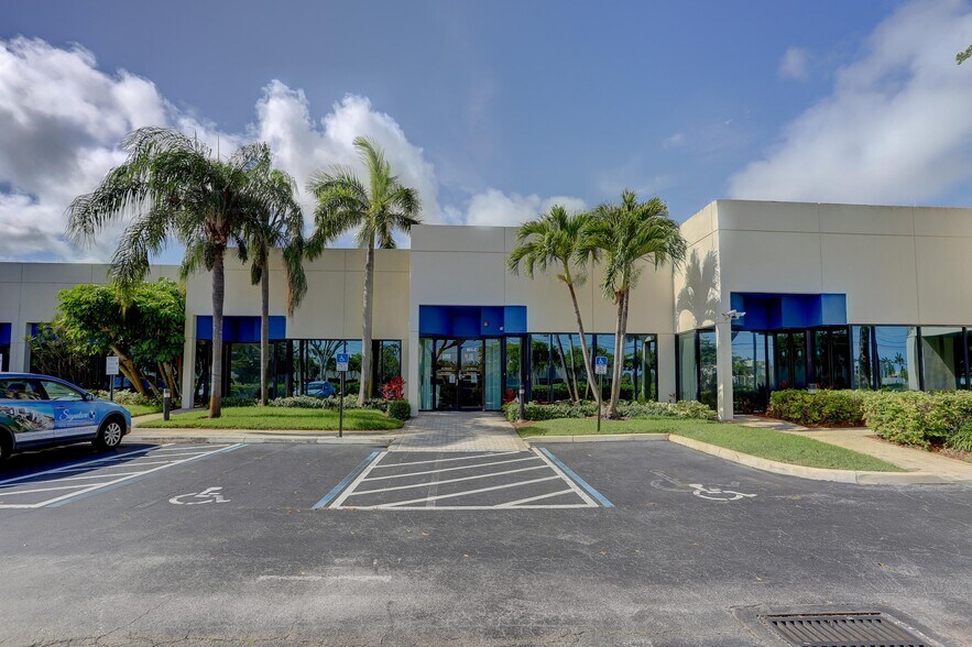 901-925 Clint Moore Rd, Boca Raton, FL à louer - Photo principale – Image 1 sur 22