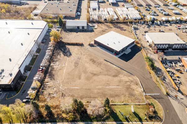 4025 85th Ave N, Brooklyn Park, MN à louer - Photo de l’immeuble – Image 2 sur 4