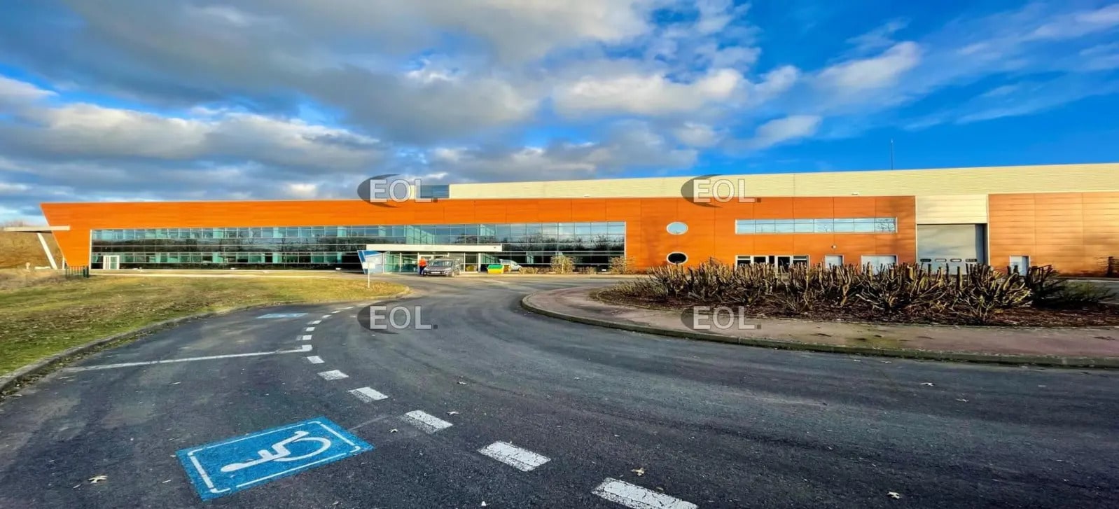 Industriel/Logistique dans Savigny-le-Temple à louer Photo de l’immeuble– Image 1 sur 5