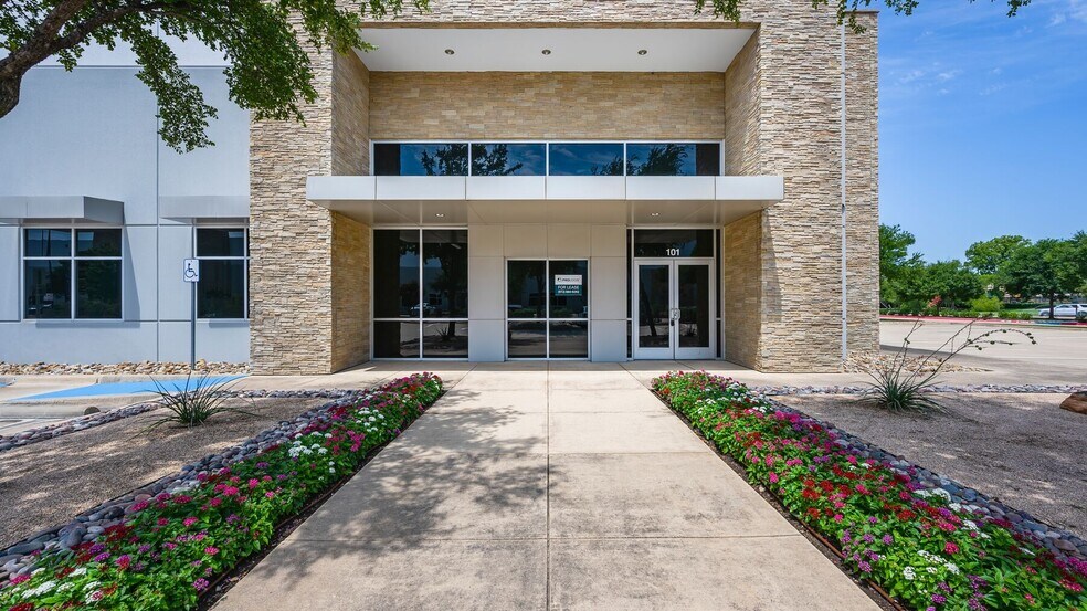 1070 S Kimball Ave, Southlake, TX à louer - Photo de l’immeuble – Image 2 sur 15