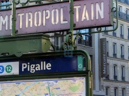 Local commercial dans Paris à louer - Photo de l’immeuble – Image 1 sur 2