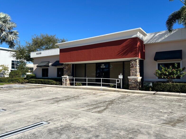 10358 Riverside Dr, Palm Beach Gardens, FL à louer - Photo de l’immeuble – Image 2 sur 7