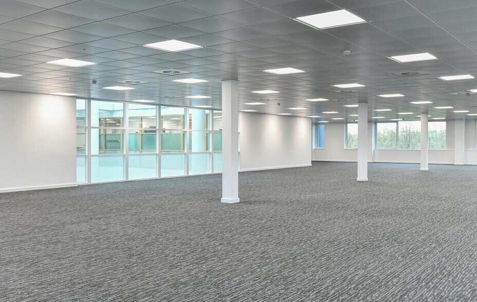 Bickenhill Ln, Birmingham à louer - Photo de l’immeuble – Image 3 sur 30