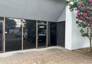 2429-2458 Walnut Ridge St, Dallas, TX à louer Photo de l’immeuble– Image 1 sur 10