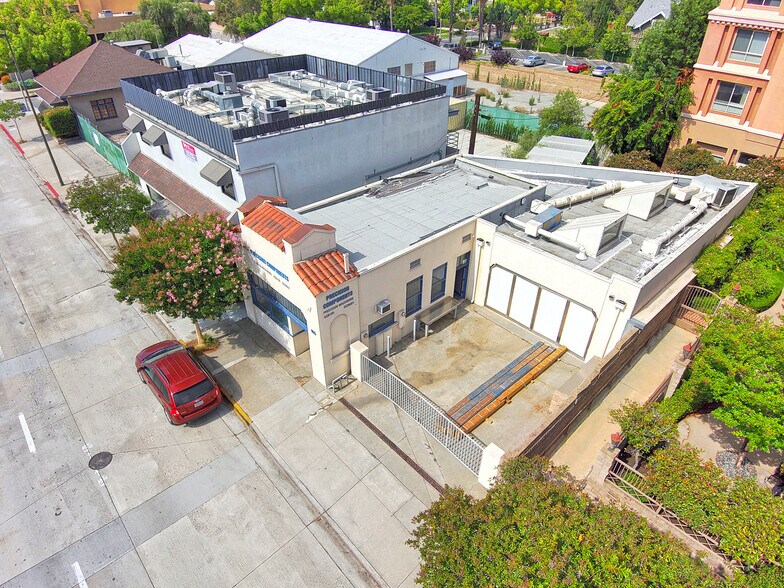 965 Fair Oaks Ave, Pasadena, CA à vendre - Photo de l’immeuble – Image 2 sur 7