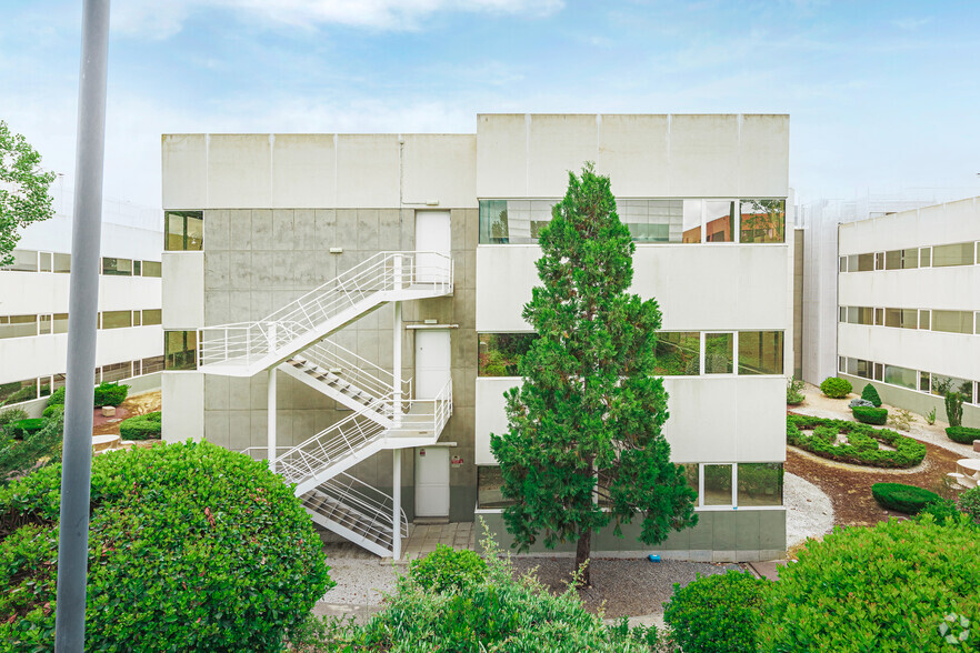 Ronda Poniente, 2-16, Tres Cantos, Madrid à louer - Photo de l’immeuble – Image 3 sur 5