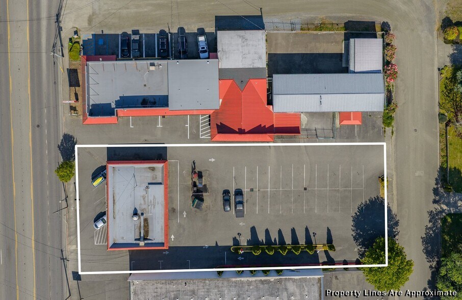 1175 Newmark Ave, Coos Bay, OR à vendre - Photo de l’immeuble – Image 3 sur 34