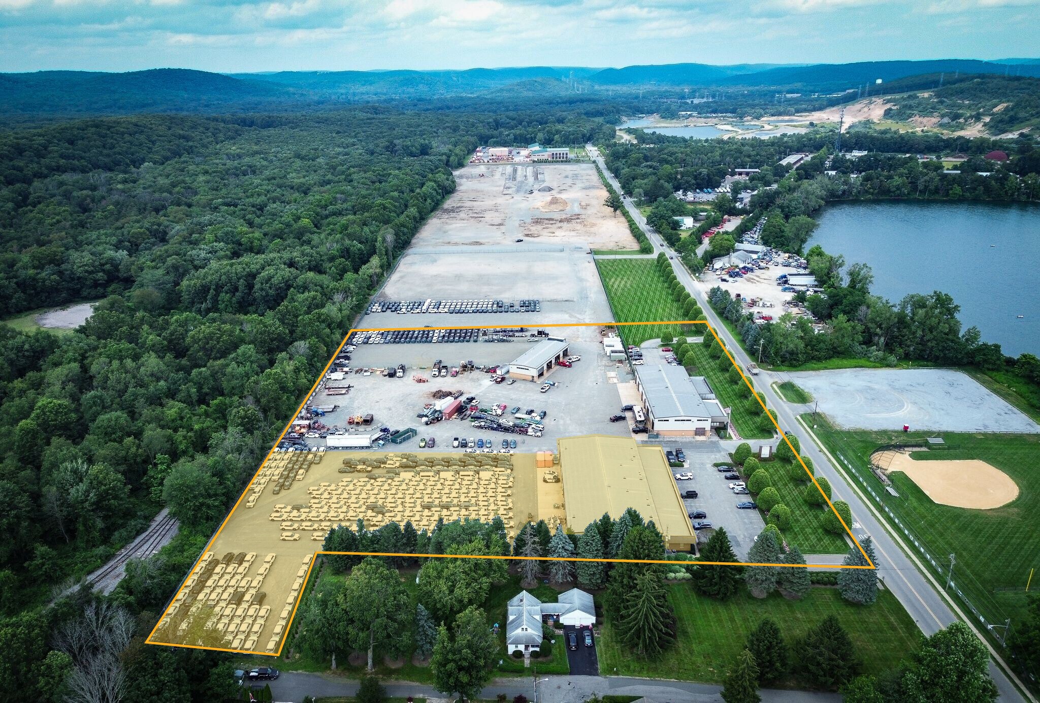 47 N Dell Ave, Kenvil, NJ à louer Photo principale– Image 1 sur 3