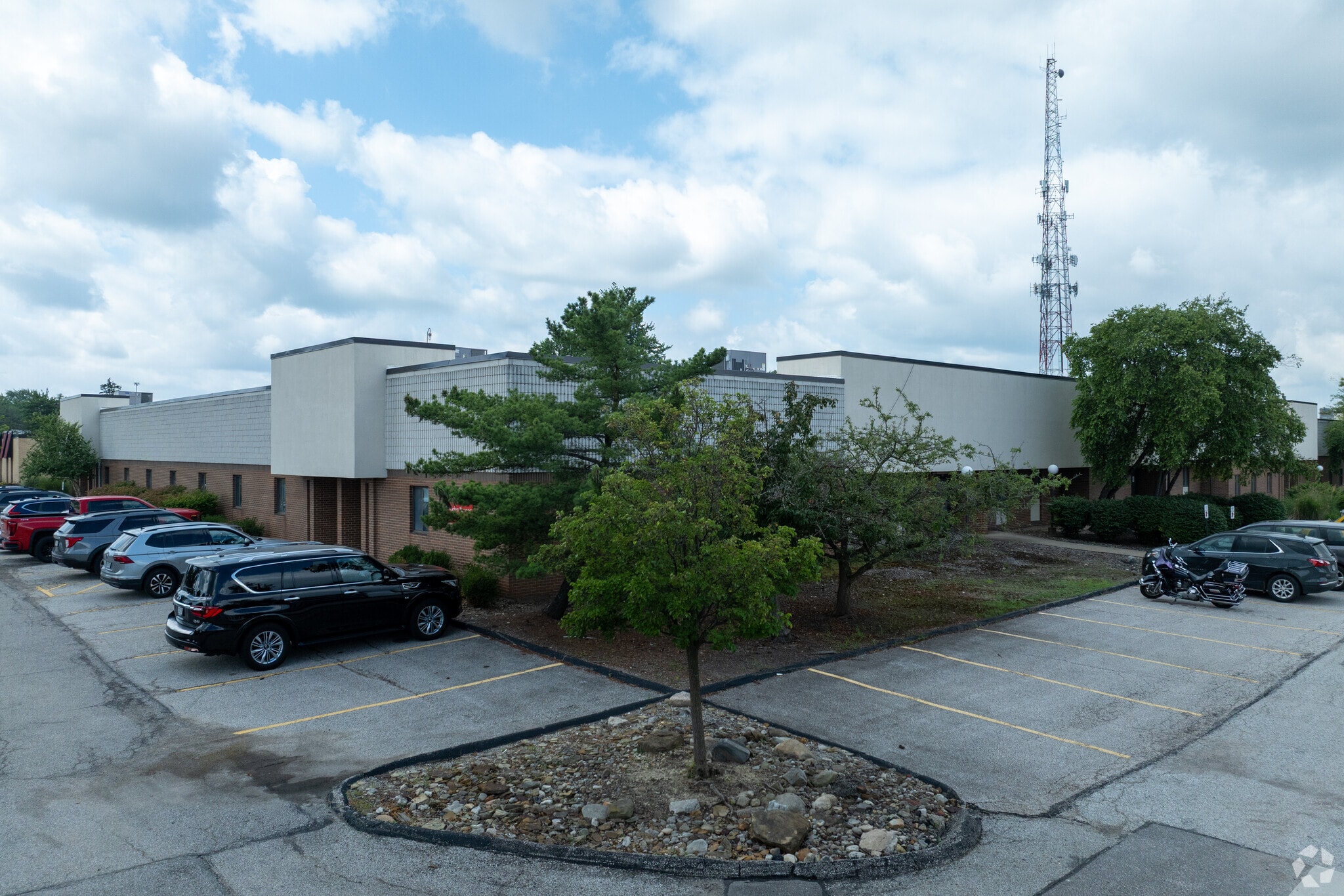 6900 Miller Rd, Brecksville, OH à vendre Photo principale– Image 1 sur 1