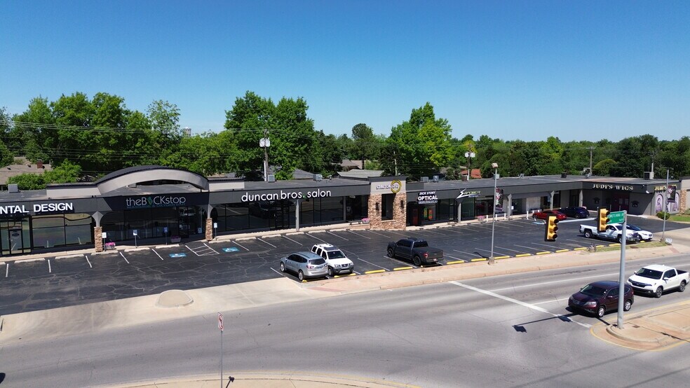 5601-5645 N Pennsylvania Ave, Oklahoma City, OK à louer - Photo de l’immeuble – Image 3 sur 24