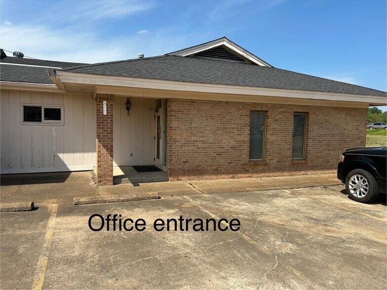 711 Highway 82 W, Greenwood, MS à vendre - Photo de l’immeuble – Image 2 sur 22