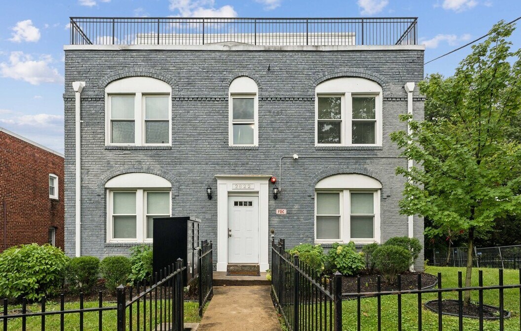 2822 28th St SE, Washington, DC à vendre Photo principale– Image 1 sur 56