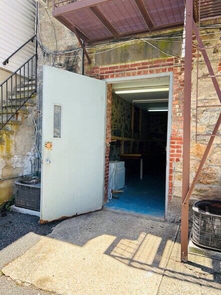 137 Mamaroneck Ave, Mamaroneck, NY à louer - Photo de l’immeuble – Image 2 sur 6