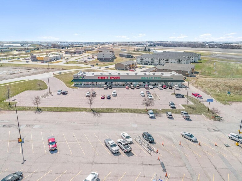 1319 Holton Dr, Le Mars, IA à louer - Photo de l’immeuble – Image 1 sur 7