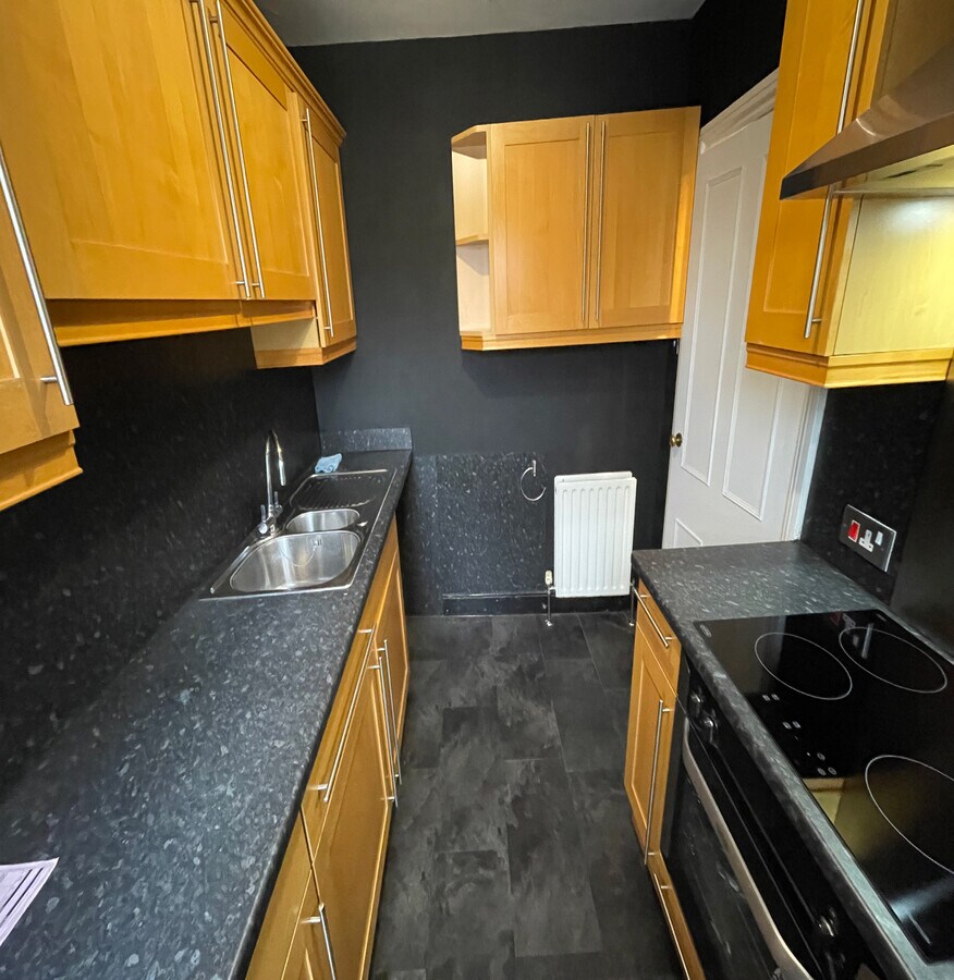 21-23 High St, Wetherby, WYK LS22 6LR - Lot 21 - - Photo intérieure - Image 1 of 6