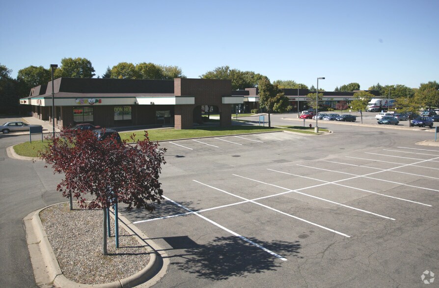 7700 W Old Shakopee Rd, Bloomington, MN à louer - Photo principale – Image 1 sur 5