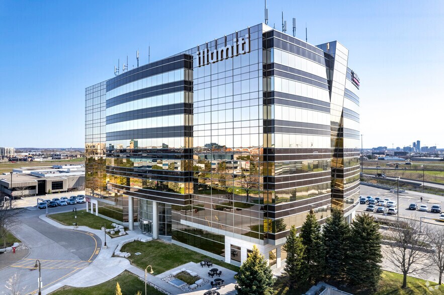123 Commerce Valley Dr E, Markham, ON à louer - Photo de l’immeuble – Image 1 sur 7