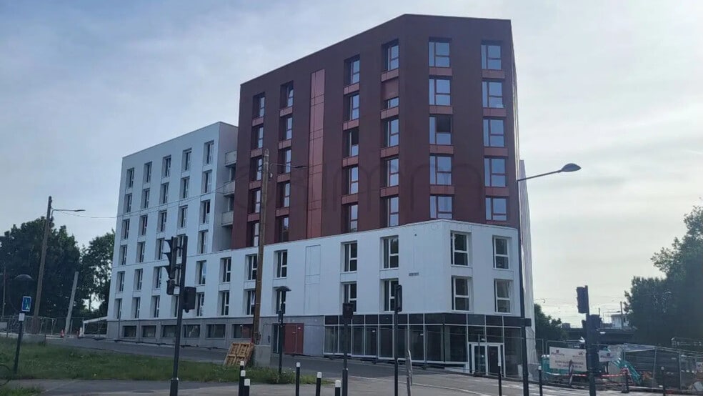 Bureau dans Lens à louer - Photo de l’immeuble – Image 1 sur 7