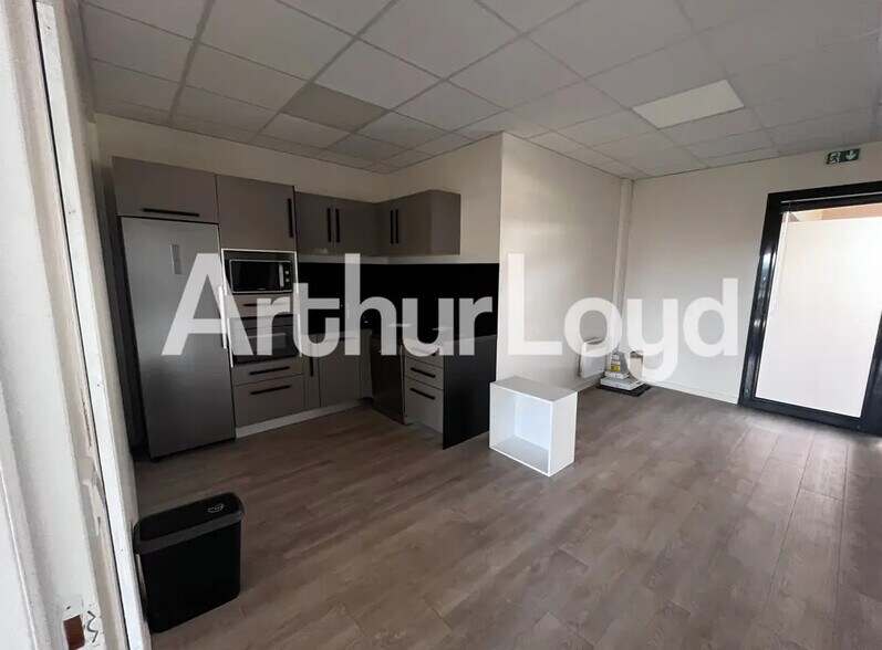 Bureau dans Caen à louer - Photo de l’immeuble – Image 2 sur 4