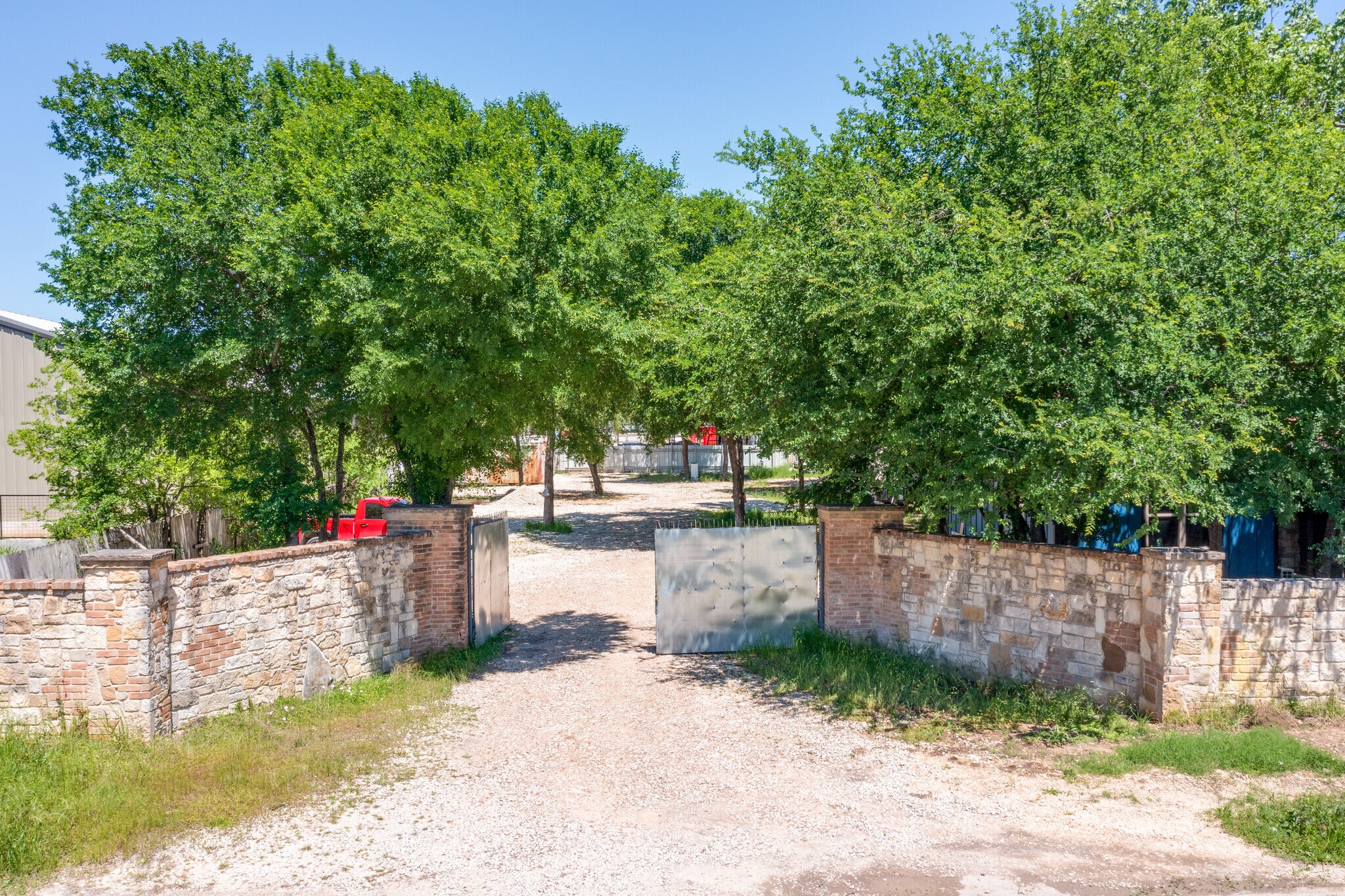 2704 Gardenia Dr, Austin, TX à louer Photo principale– Image 1 sur 7